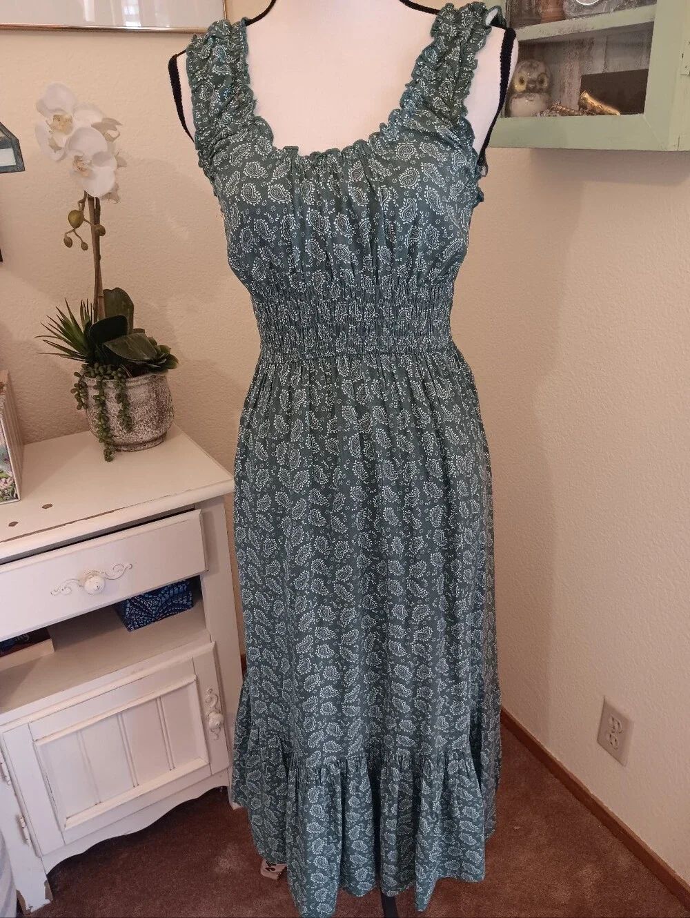 Anthropoligie Patrons Of Peace Sleeveless Green Printed Midi Dress with Ruffle